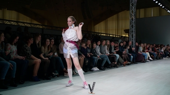 «Просто невероятно!» –  зрители BFW удивлены показом театра моды VershinA